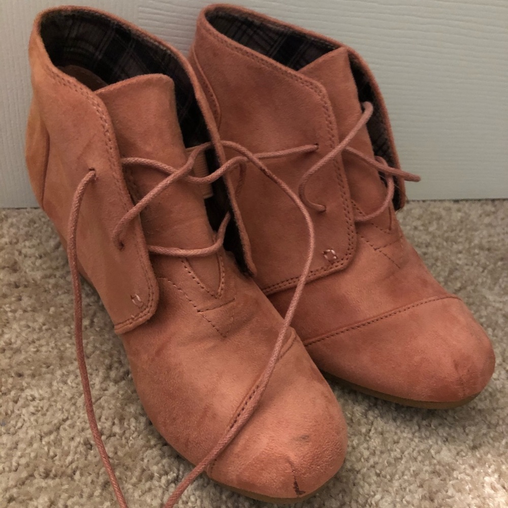 Dusty rose mini wedge boots